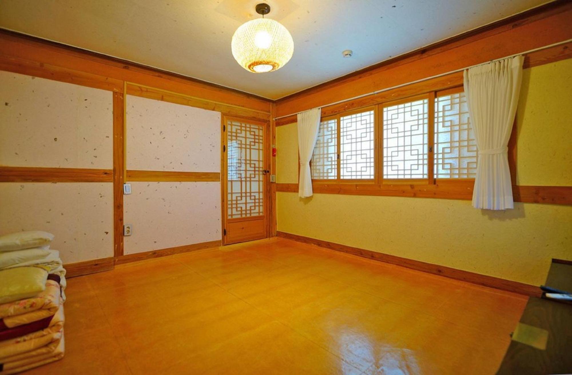 Hanok Gotaek Goeul Jeonju Exterior photo
