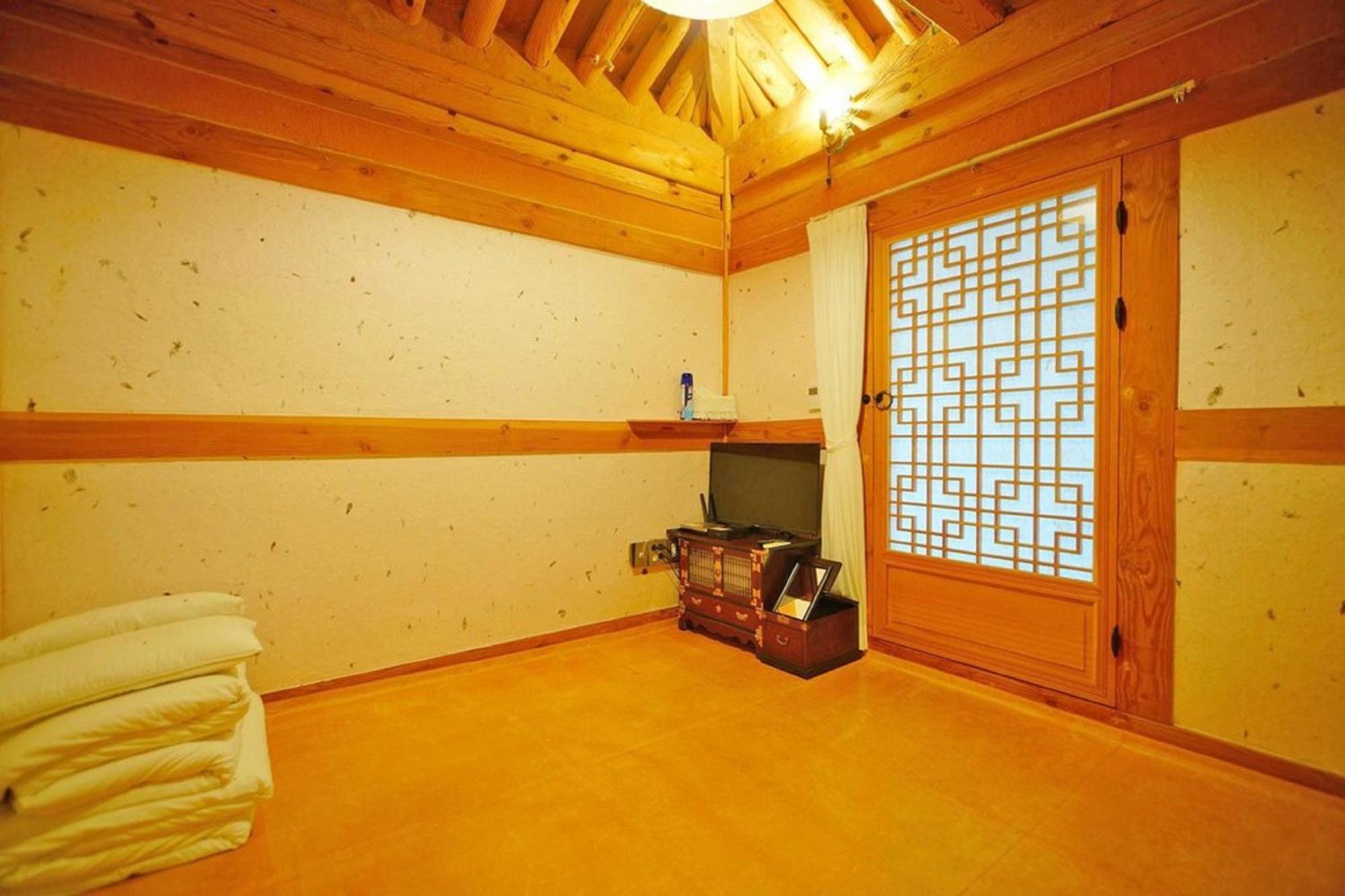Hanok Gotaek Goeul Jeonju Exterior photo